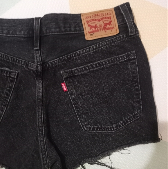 LEVI JEAN SHORT SIZE Unknown - Picture 13 of 16